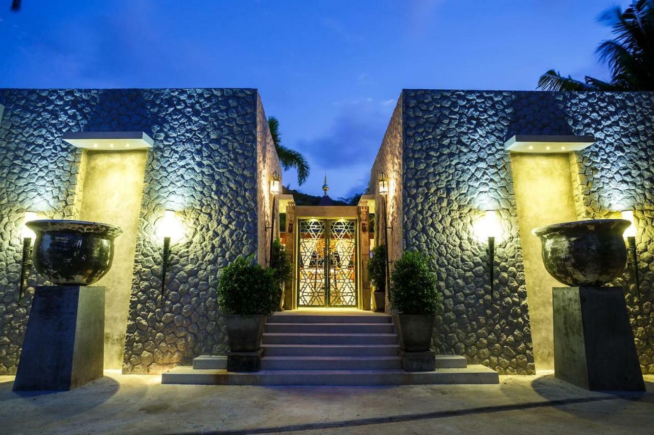 Villa On The Rocks, 4 Bedrooms, Phuket スリンビーチ エクステリア 写真
